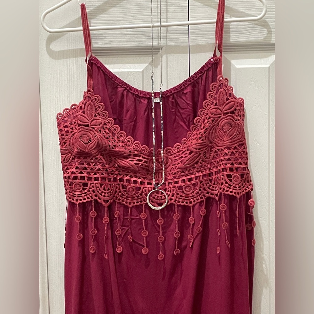 🦋Elegant Burgundy midi Dress ~ crochet design in front, ruffled on the bottom. - Picture 8 of 9
